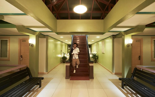 Shore Time Hotel