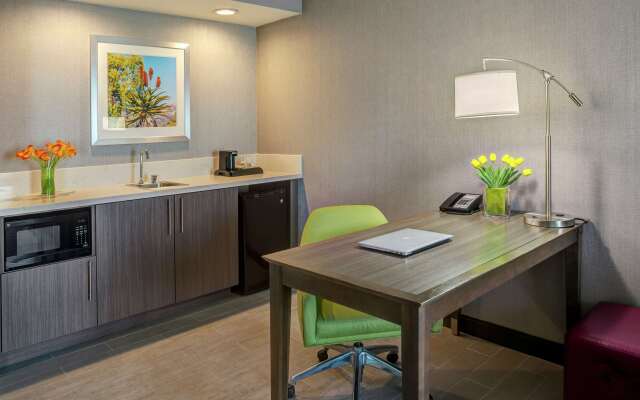Hampton Inn & Suites Palm Desert