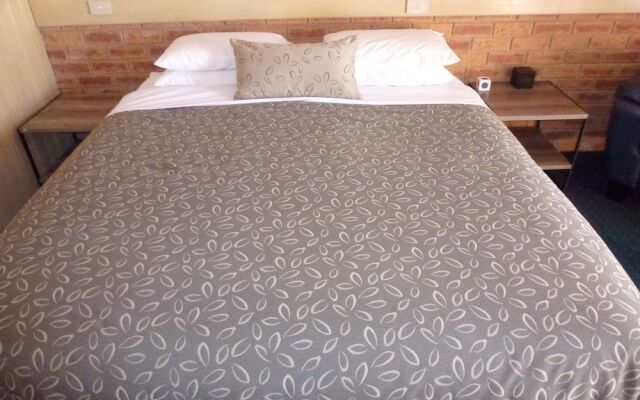 BEST WESTERN Colonial Motor Inn