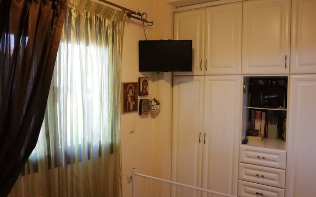 Dionysia's House With A Sea View Veranda!