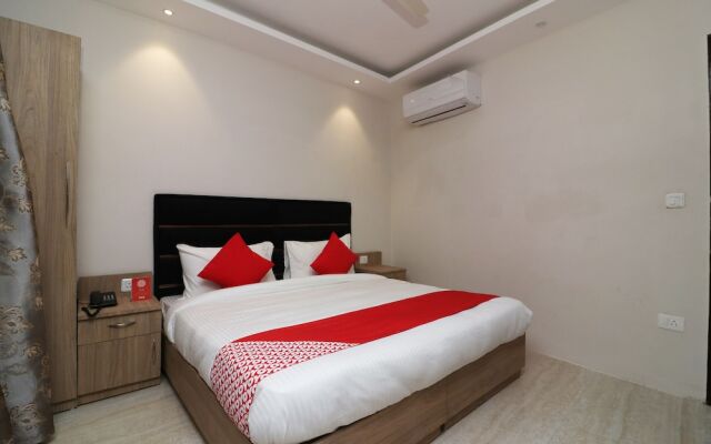 OYO 23542 Flagship Hotel Shyam
