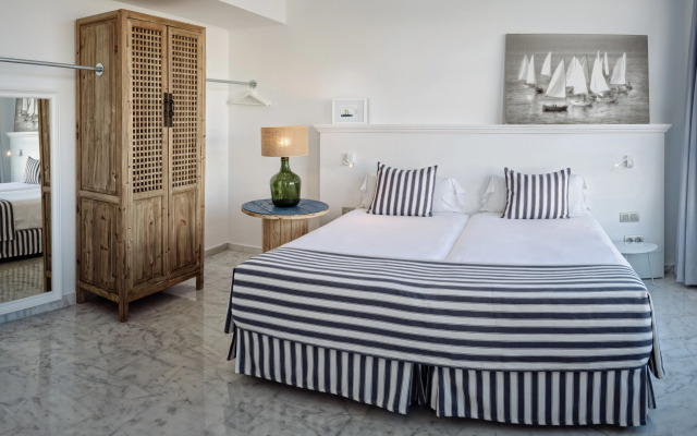Marina Suites
