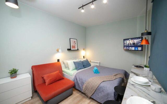 Диван и чемодан на улице Космическая