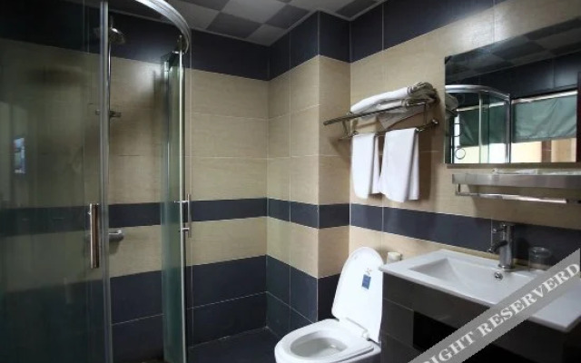 Ningbo Haojiaxi Hotel (Camel Street Shengxing Road Store)