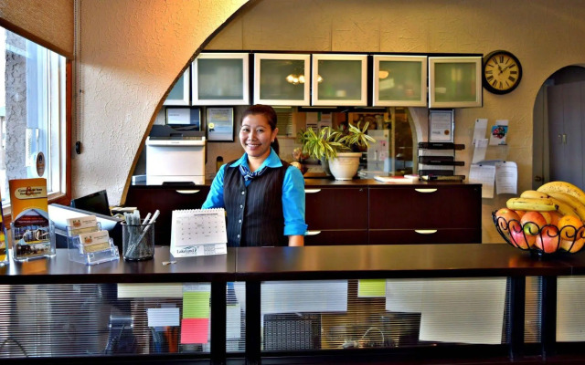 Centre Suites Inns Motel