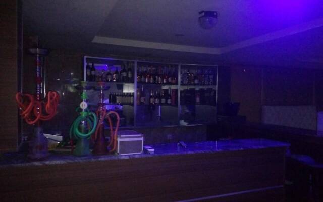 Glamour Park Hotel & Suites