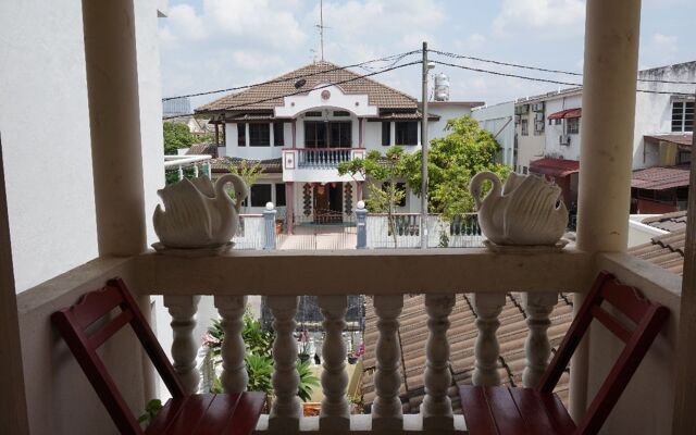 Three Little Birds Home - Hostel