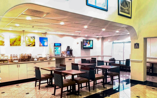 Comfort Suites Westchase Houston Energy Corridor