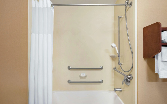 Hampton Inn & Suites West Bend