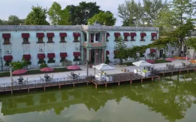 Ci'enlu Country Art Hotel