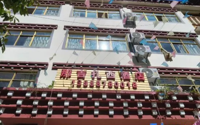 Hotel Nagyzasi Dechenz – Exterior – Deqin