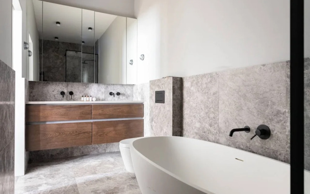 Redcliffe Square XII by Onefinestay