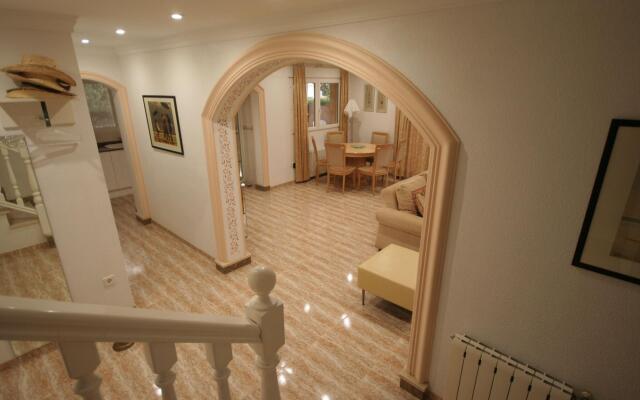 Luxurious Villa with Private Pool in Les Rotes