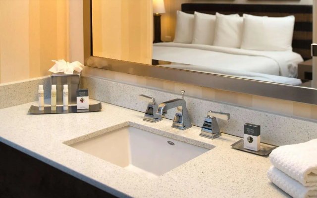 DoubleTree by Hilton Portland - Beaverton
