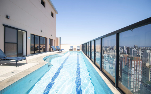 Duplex em Pinheiros com Vista Incrível, Piscina, AC