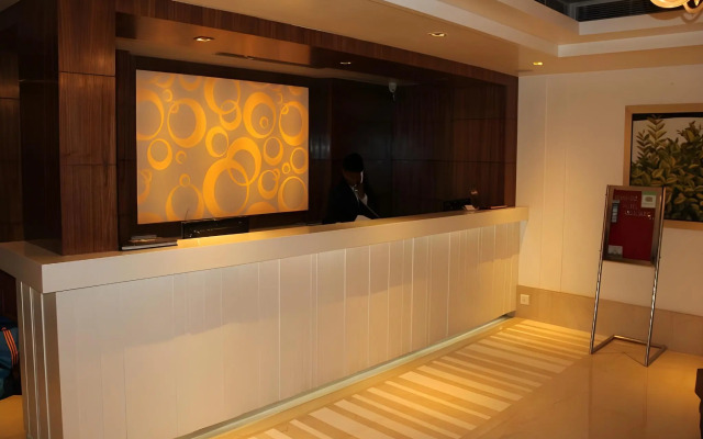 Almondz Hotel