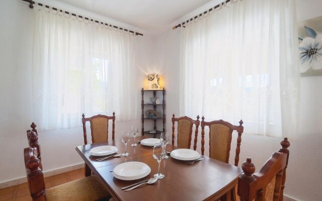 Awesome Home in Pucisca with Hot Tub, WiFi & 5 Bedrooms