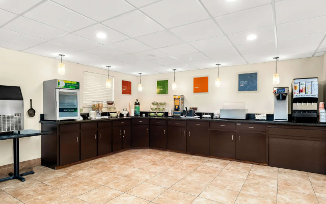 Quality Inn & Suites Lafayette