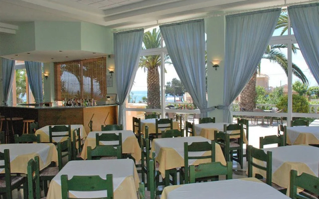 Paramonas Hotel