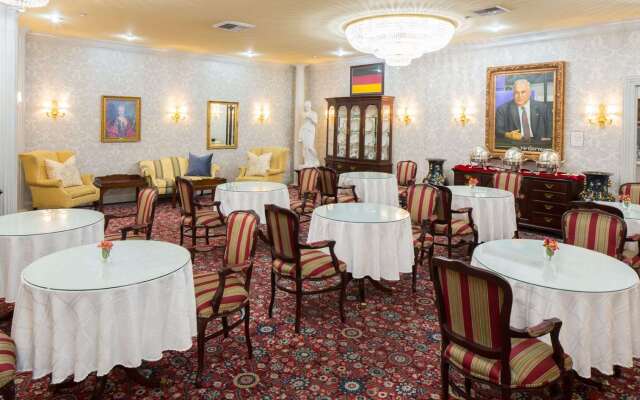 Bristol Hotel, Boutique Collection
