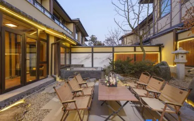 Yunchuan Songjing Private Tang Hot Spring Villa (Dalian Jinshitan Tangjingze Hot Spring Town Store) – Outside – Dalian