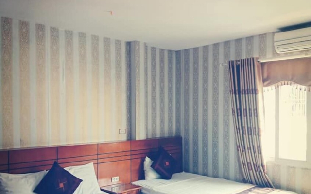 Sunflower Hotel & Travel