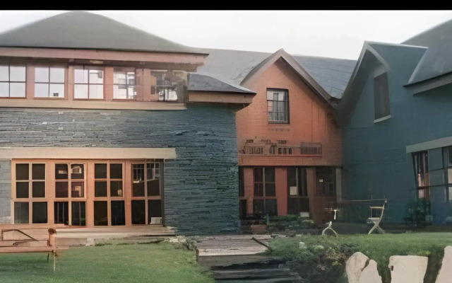 The Oak Tree Inn