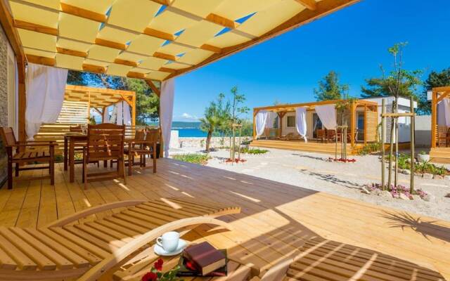 Modern Mobile Home in Dobropoljana With Terrace