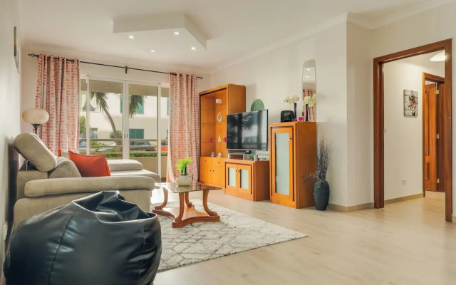 Steven Apartment by HRM