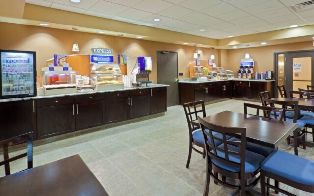 Holiday Inn Express & Suites Ashtabula-Geneva