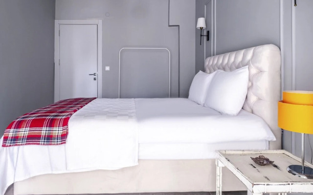 Vibrant Flat Next to Bostanci Marmaray Station