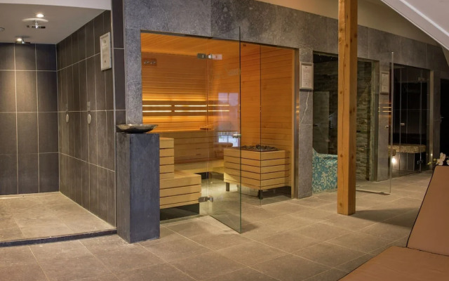 Luxurious Chalet, Situated in the Polder, Near Alkmaar