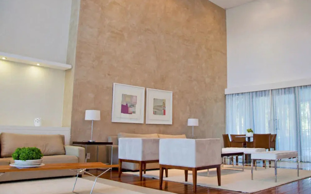 Golden Oasis Living in Rio