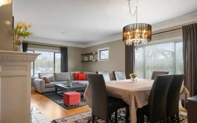 Comfy Kitsilano House