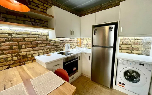 Kukuvayia s Nest-centre Old Town Corfu