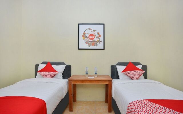 OYO 810 Idola Residence
