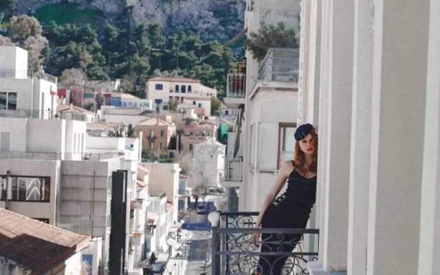 Emporikon Athens Hotel