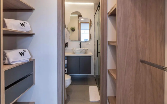 w Elegant 3BR w Outdoor Balcony