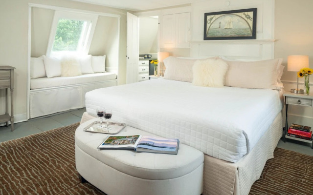 Waldo Emerson Inn