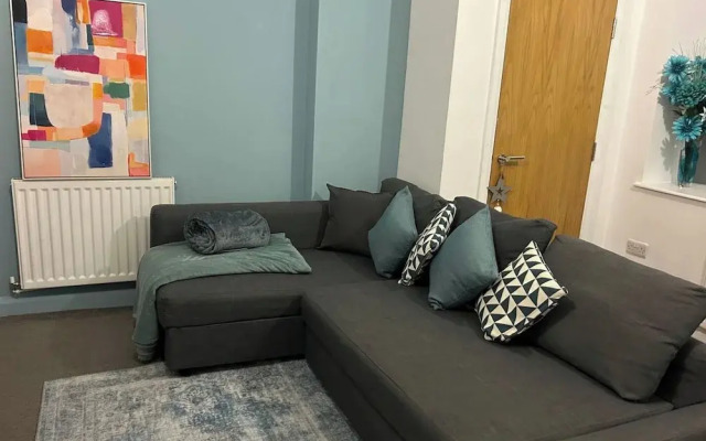 Modern Central Edwardian Apartment 4pp Private Ent