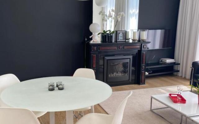 Luxury Center Apartment