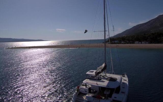 Luxury Catamaran Lagoon 42, AC & GN