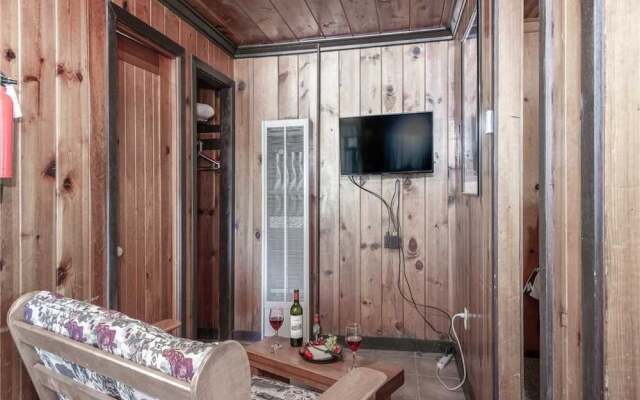 Tiny Two, 2 Bedrooms, Midtown, Sleeps 4