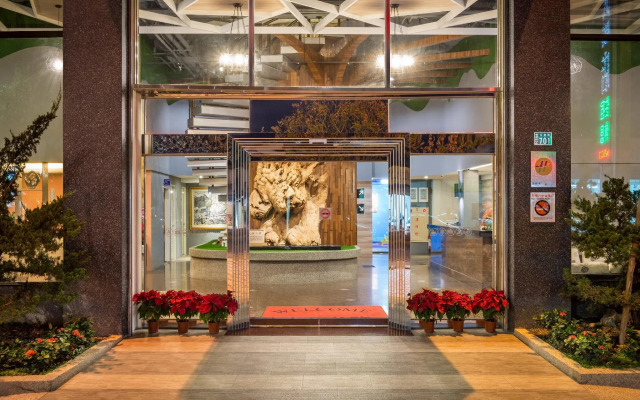 Yadi Hotel
