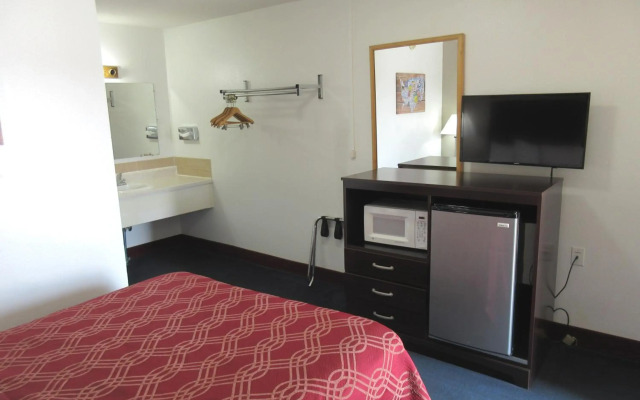 Econo Lodge Cameron