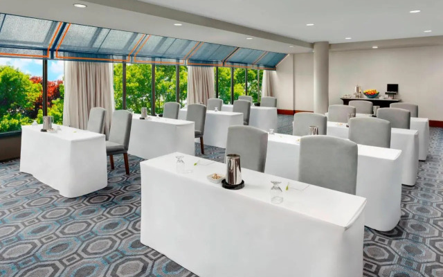 Courtyard by Marriott Boston-Cambridge