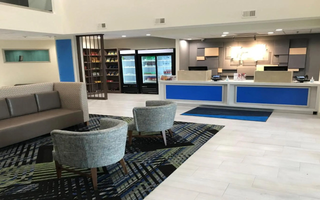 Holiday Inn Express And Suites Arlington North - Stadium Area by IHG