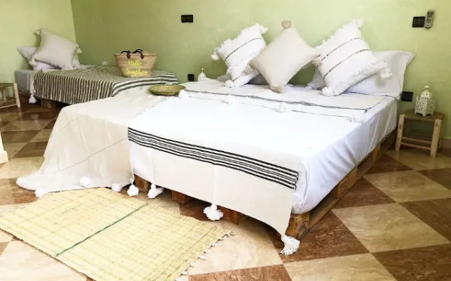 SaltSkin Surf House - Adults Only