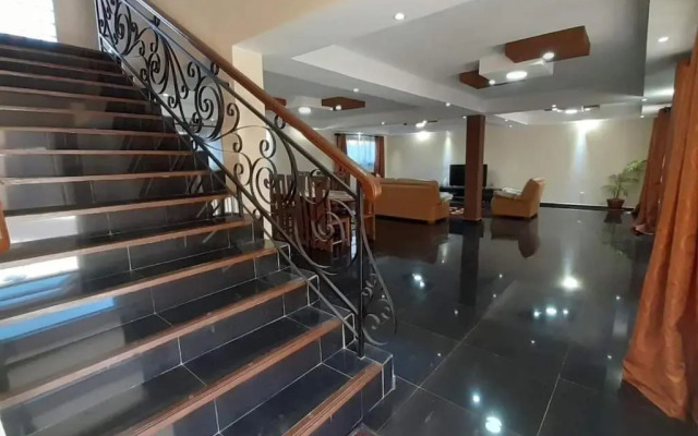 villa luxueuse et meublée plus de 280 m²