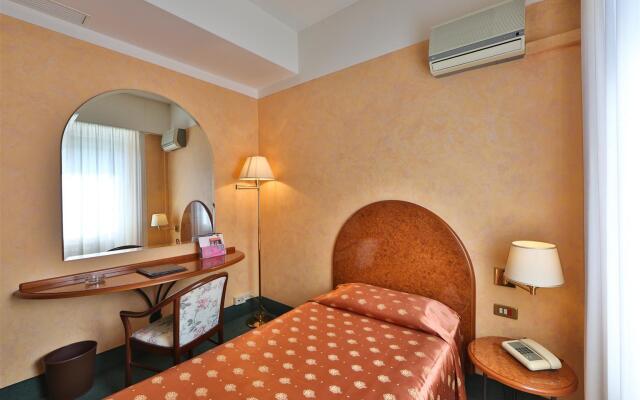 B&B Hotel Como City Center